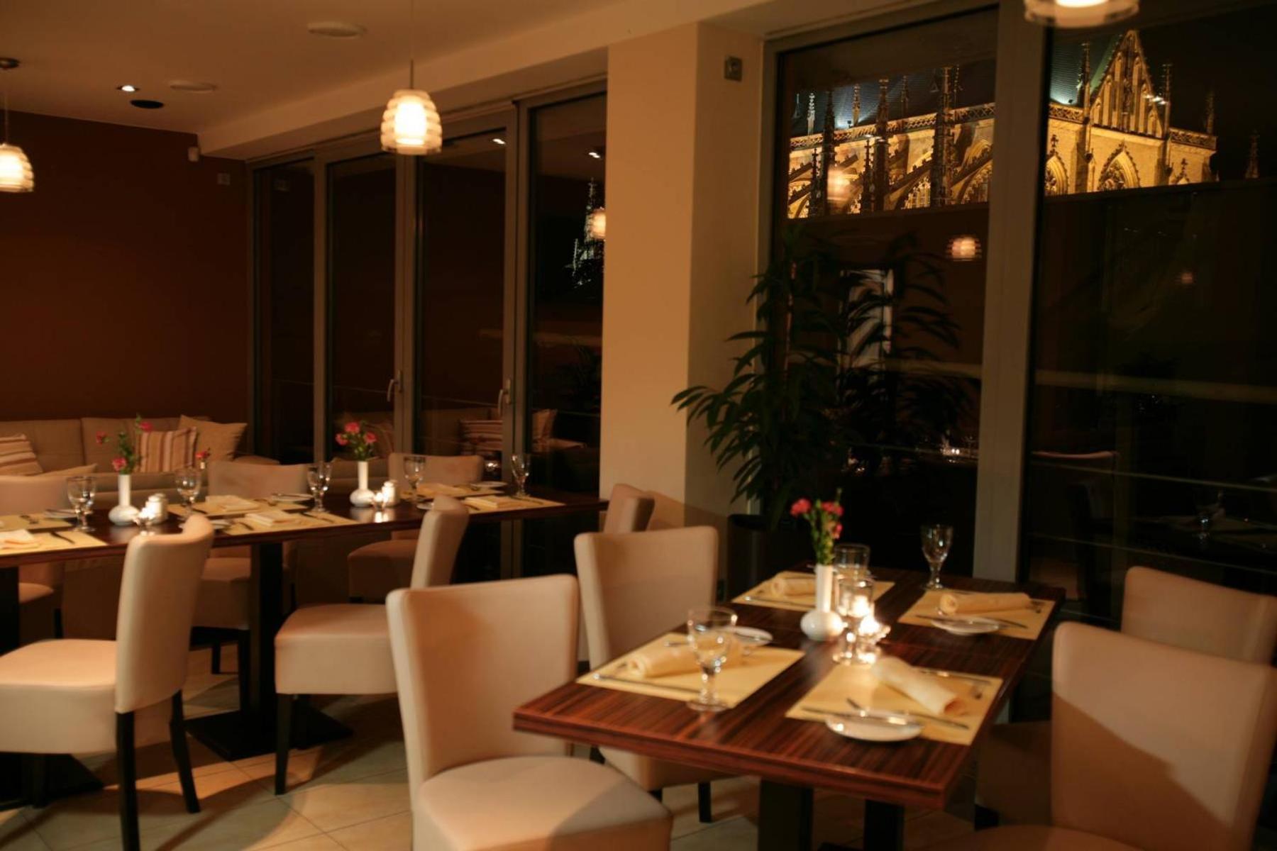 Penzion A Restaurant Barbora クトナー・ホラ エクステリア 写真